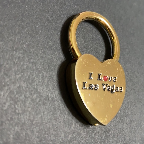 🖤Gold plated💕brass heart keychain - Picture 2 of 8